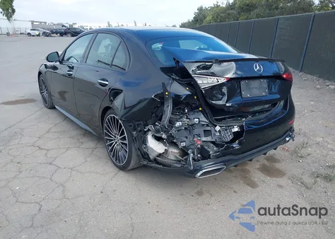 2023 Mercedes-Benz C 300 Sedan z USA, uszkodzony, nr VIN W1KAF4GB1PR131578